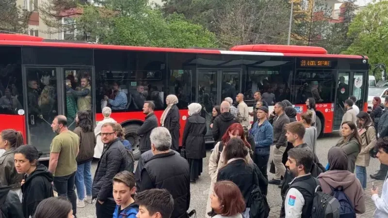 Ankara'da Şiddetli Yağışların Etkisi: Metro İstasyonları Tekrar Hizmete Girdi