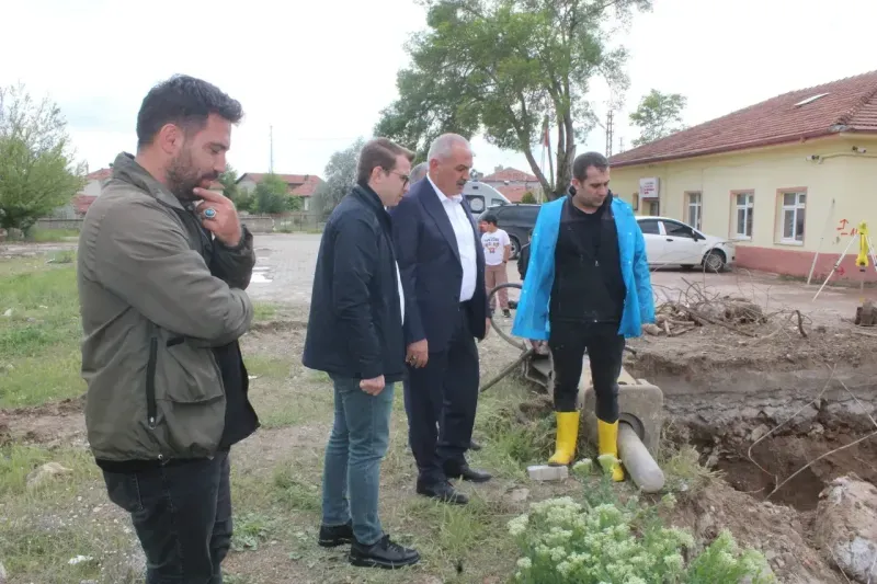 Başkan Coşar yerinde inceledi, hizmet sözü verdi!