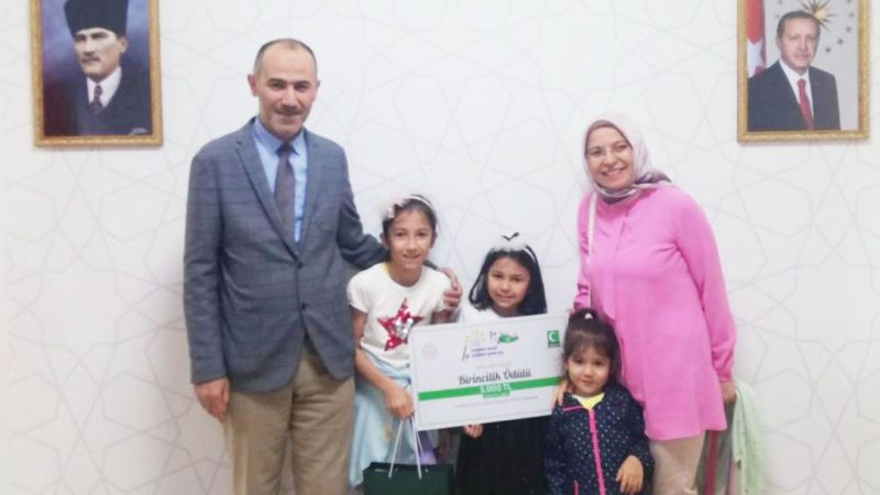 Yozgatlı İlkokul Öğrencisi Erkoç’un Anlamlı Desteği: Yarışma Ödülünü Gazze’deki Çocuklara Bağışladı!