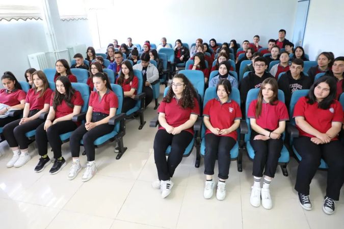 Yozgat Bozok Üniversitesi Rektörü Yaşar; Öğrencilerin isteğini geri çevirmedi