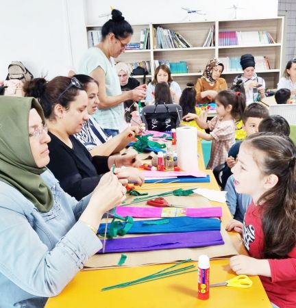 Miniklerden anneler günü hediyesi