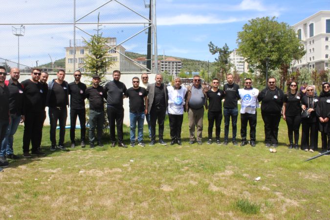 Yozgat Türk Eğitim Sen İbrahim öğretmen için meydanlarda