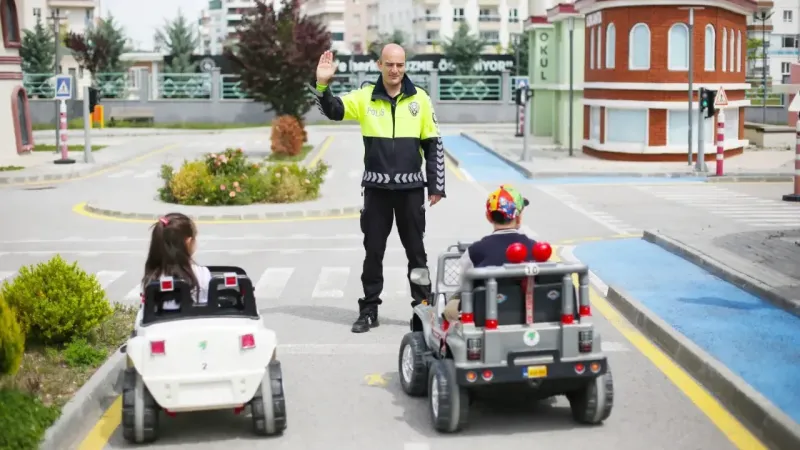 Mamak'ta Çocuklar Trafik Kurallarını Eğlenerek Öğreniyor!