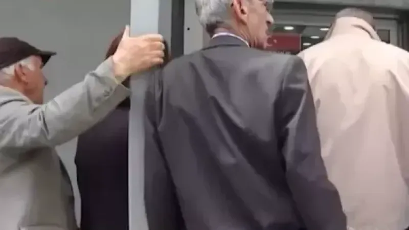 Ankara'da Ucuz Et Kuyrukları: Sabahın Erken Saatlerinden Başlayan Çile