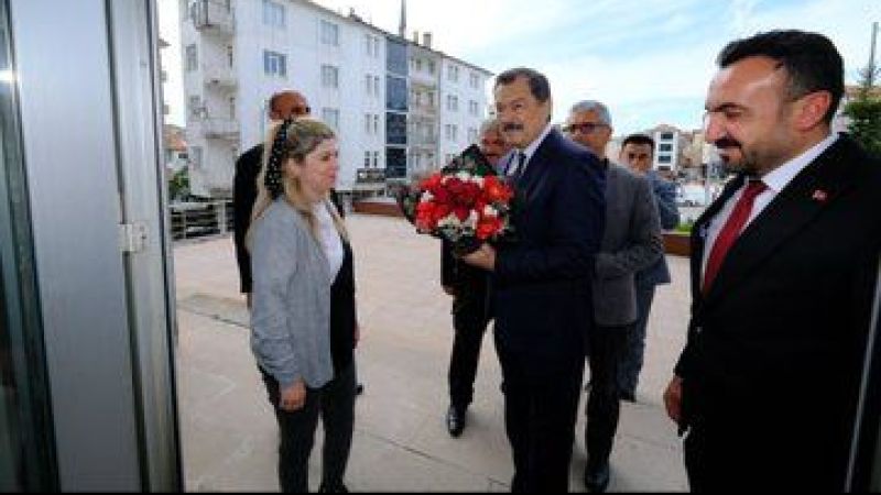 Yozgatlı efsane bakan doğduğu toprakların belediye başkanını ziyaret etti