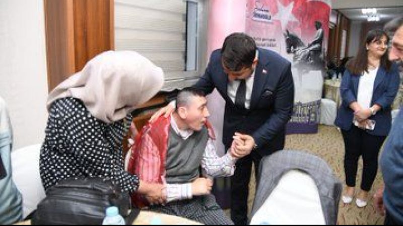 Kahramankazan Belediyesi, Engelli Vatandaşlar İçin Anlamlı Bir Asker Kınası ve Temsili Yemin Töreni Düzenledi