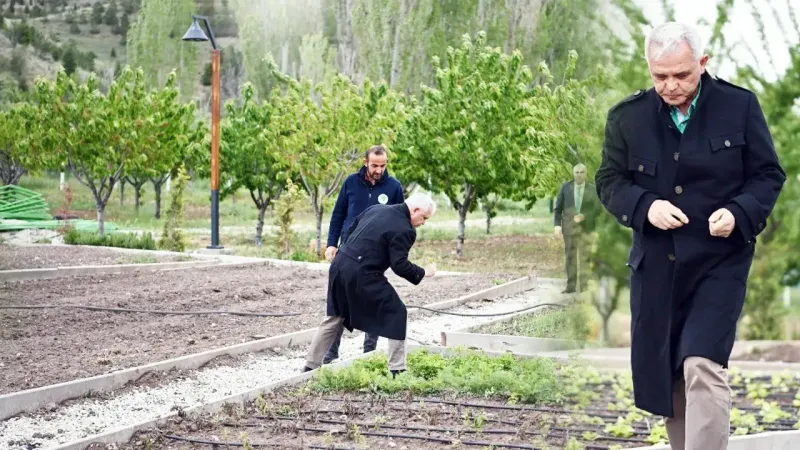 Mamak'ta Tarım ve Hayvancılık Devrimi: Ekolojik Köy Projesiyle Yeni Bir Çağ Başlıyor