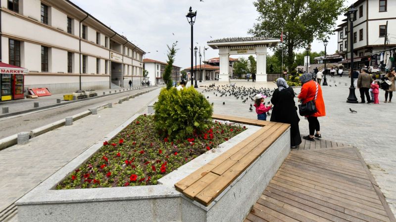 Ulus Hükümet Caddesi’ndeki Yenileme Çalışmalarını Tamamladı
