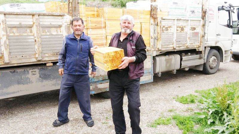 Yozgat’ta Arıcılara Büyük Destek: 40 Bin Adet Dağıtıldı!