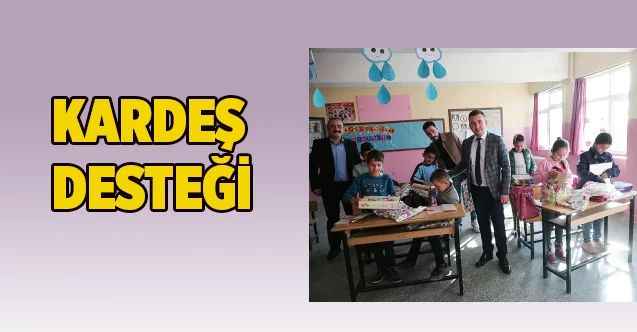 Ülkü Ocakları İl Başkanlığında kırtasiye yardımı