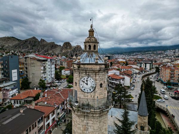 Tokat'taki Tarihi Saat Kulesi: Esrarengiz Lamba ile Hava Durumu Tahmini