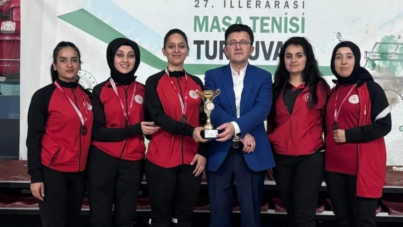 Bozoklu sporcular Türkiye 3'üncüsü oldu