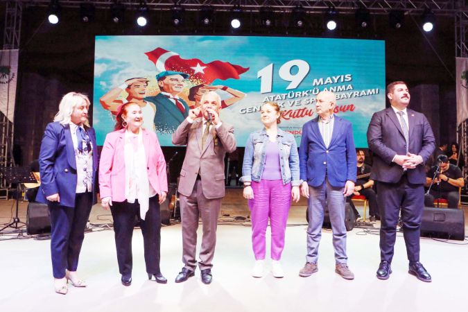 Sabahat Akkiraz ve Gökhan Kılıç Ankara'da konser verdi