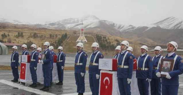 Yıldırım düşmesi sonucu şehit olan askerler törenle uğurlandı