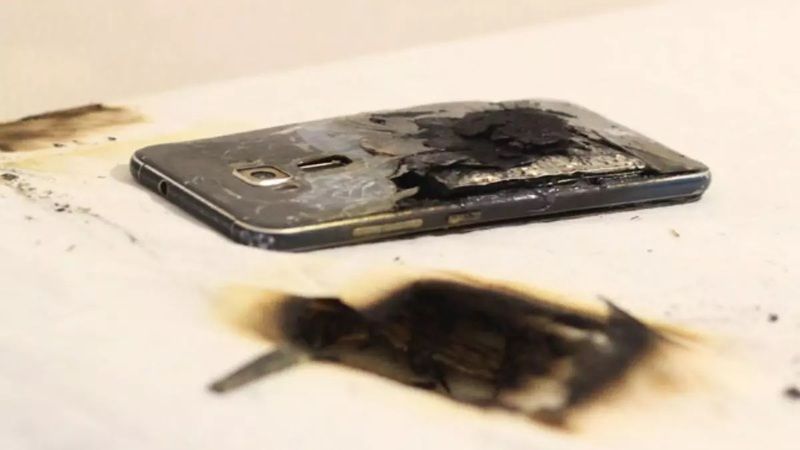 Ankara Gölbaşı'nda Şarjdaki Telefon Patladı: Apartman Dairesi Kullanılamaz Hale Geldi