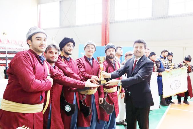 YOBÜ Geleneksel Türk Okçuluğu topluluğu üç kupa ile döndü