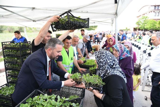 Pursaklar’da 3.Geleneksel Ata Tohumu Sebze Fidesi Dağıtımı