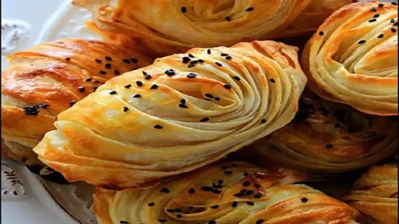 (22 Mayıs 2024 Çarşamba) Gelinim Mutfakta Kıymalı Midye Börek... Kıymalı Midye Börek Nasıl Yapılır?