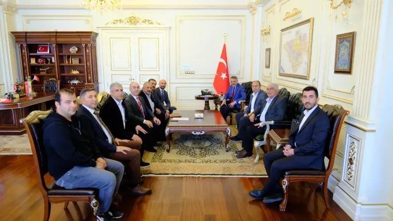 Yozgat Valisi Mehmet Ali Özkan, Kıyıkışla Köyü Muhtarı ve Dernek Başkanını Ağırladı