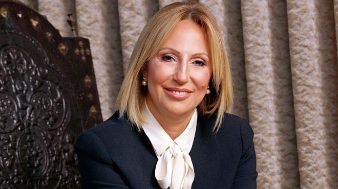 Esin Güral Argat Kimdir