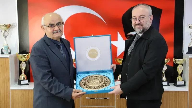 Bozok Üniversitesi Rektörü'nden Gençlere Mesaj