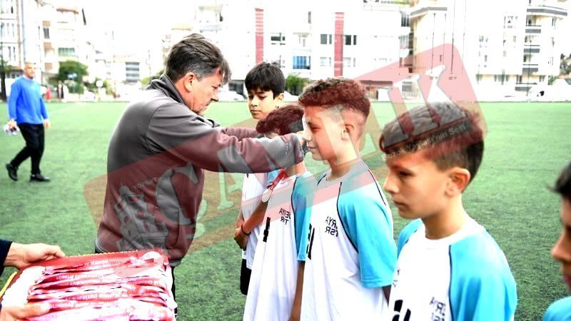Mamak'ta Okullar Arası Futbol Heyecanı Sona Erdi