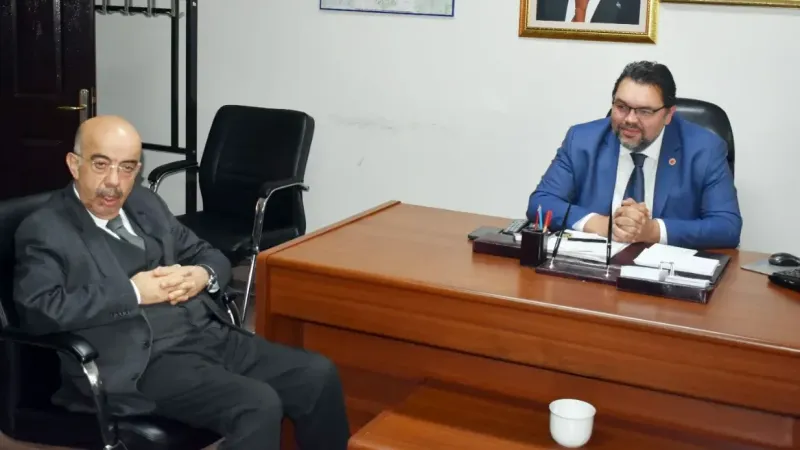 Yozgat Köylere Hizmet Götürme Birliği Üyesi Tahir Ersöz'e, İş İnsanı Özışık'tan hizmet vurgulu tebrik ziyareti