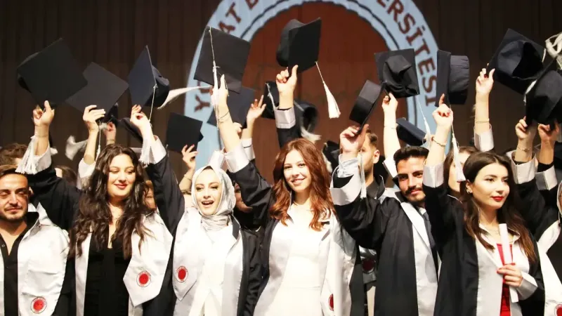Yozgat Bozok Üniversitesi’nde Coşkulu Mezuniyet!