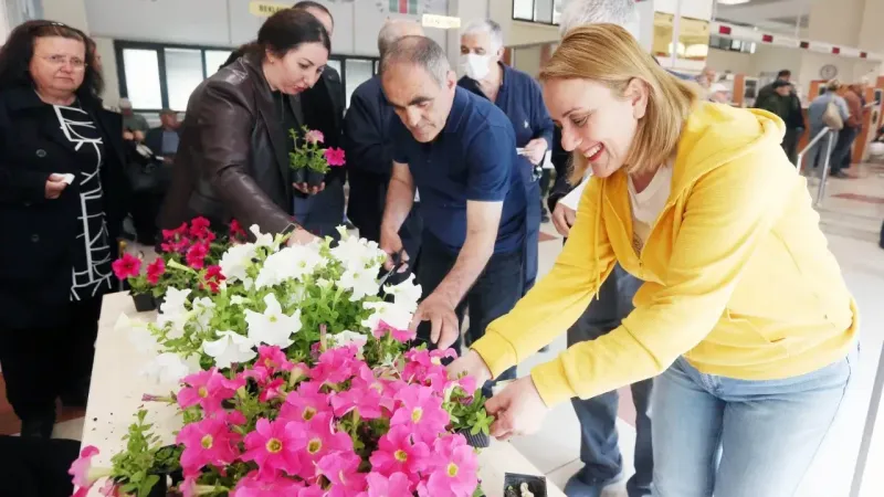 Vergisini yatırana çiçek sürprizi Vergi mükellefleri için son gün 31 Mayıs