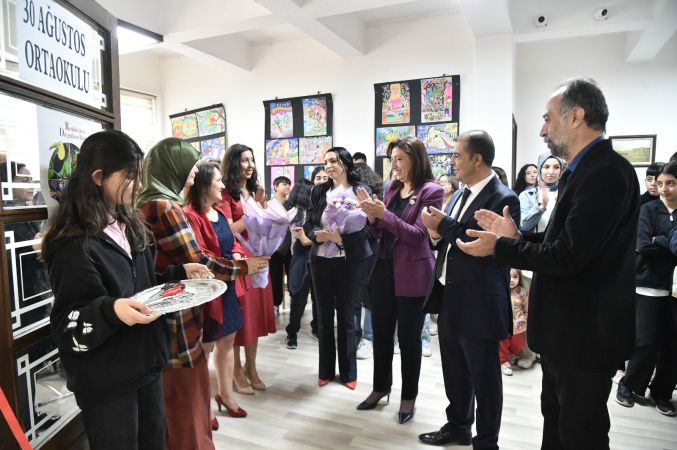 Renklerin ve Duyguların Dansı Sergisi Büyük Beğeni topladı