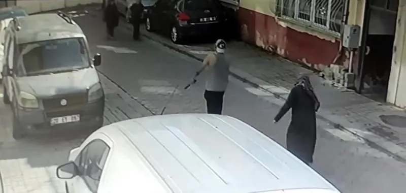 Dikkat! Satırlı saldırgan...