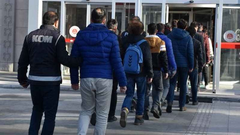 Ankara'dan İzmir'e FETÖ Operasyonu! Son 4 günde FETÖ’ye yönelik 17 ilde ‘Kıskaç-18’ operasyonları düzenlendi