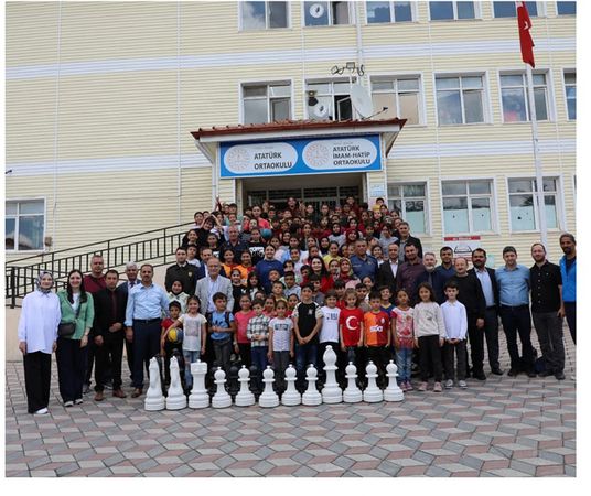 Çekerek'te Geleneksel Çocuk Oyunları Şenliği Büyük İlgi Gördü