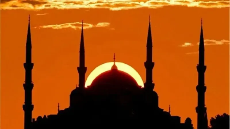 Perşembe Akşamları Neden Sela Okunur?