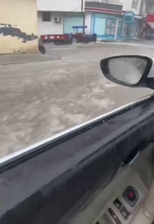 Akdağmadeni Sele Teslim Oldu