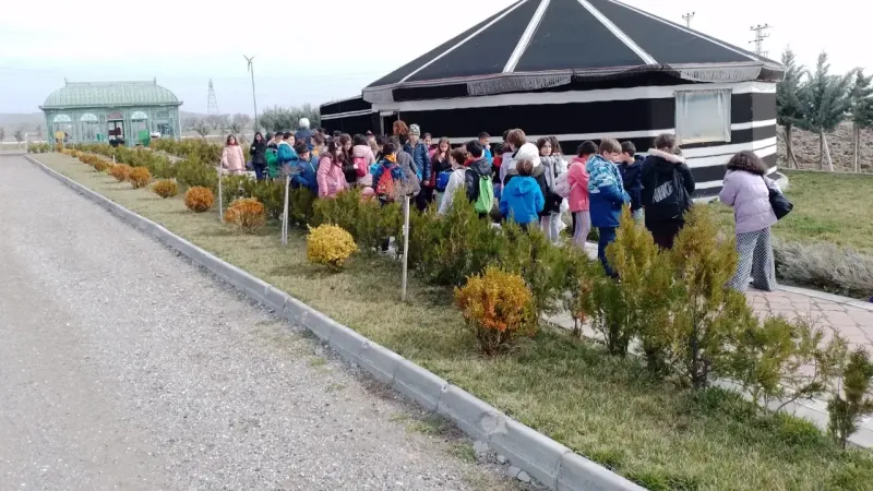 Sincan Belediyesi'nin Eko Çiftliği Öğrencilerle Dolup Taşıyor!