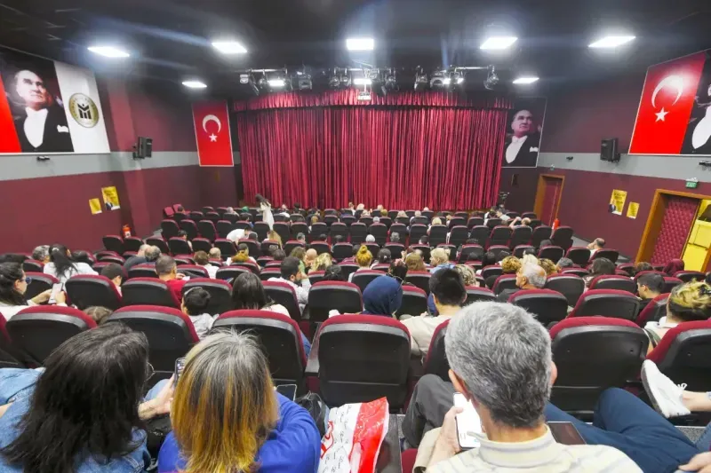 Ankara Büyükşehir Belediyesi, sanatsal faaliyetlerle Başkentlileri buluşturmaya devam ediyor