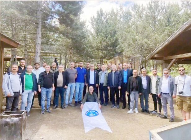 Piknik havasında toplantı Eğitimdeki zorluklar ele alındı