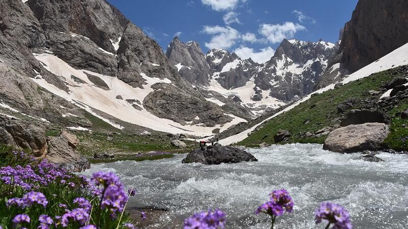 Hakkari Gezilecek Yerler! Hakkari'de Karavanla Nerelere Gidilir? Hakkari Gezi Rehberi 2024
