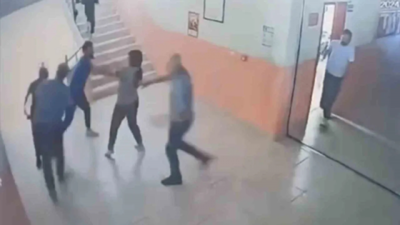 Çorum'da Yabancı Uyruklu Veli Okulu Bastı: Müdürü Zincirle Darbetti!