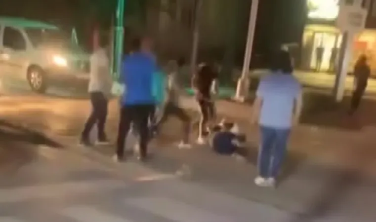 Keser, tornavida ne isterseniz var. Kavga değil sanki inşaat şantiyesi. O.ilde kız meselesi pahalıya patladı