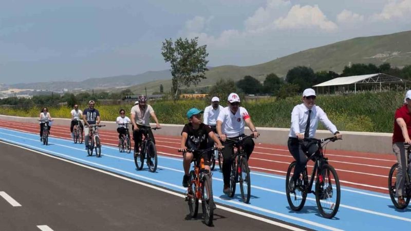 Sincan’da Bisiklet Şöleni: Vatandaşlar Sağlık ve Spor İçin Pedal Çevirdi!