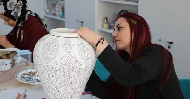 Çamur hünerli kadınların ellerinde hayat buluyor