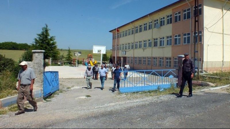 Yozgat'ta Osmanpaşa İlk ve Ortaokulu'nun Kapatılmasına Velilerden Tepki