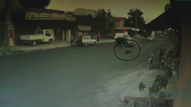 Film gibi kaza: otomobile ok gibi saplandı
