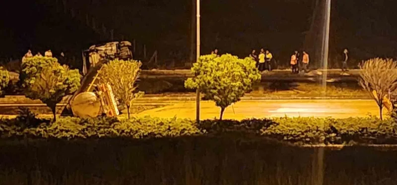 Ankara Şereflikoçhisar'da zeytinyağı yüklü tanker kaza yaptı