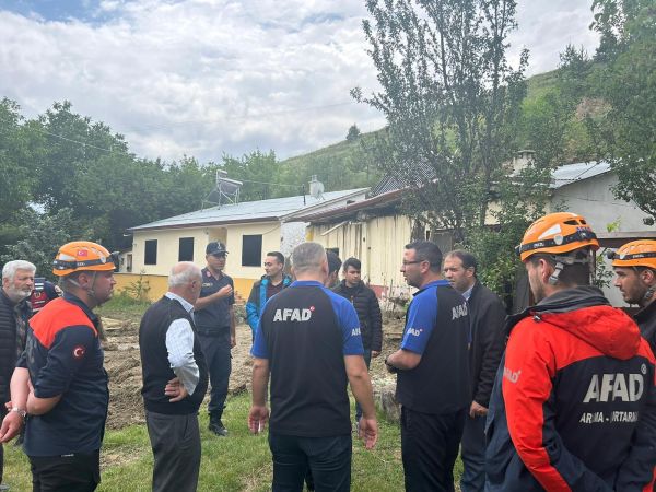 Sivas'ta yağmur heyelana neden oldu