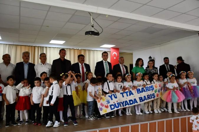 Saraykentli miniklerin mezuniyet sevinci