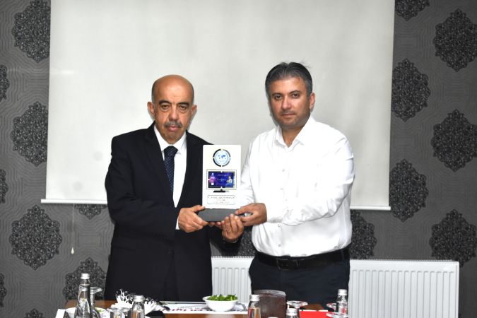 Çamlık Medya Yönetim Kurulu Başkanı Özışık’tan ödül töreni sonrası Çamlık Ailesi’ne anlamlı jest