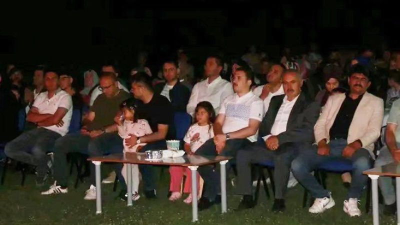 Boğazlıyan'da 90'lar Rüzgarı: Açık Hava Sineması Büyük Beğeni Aldı!